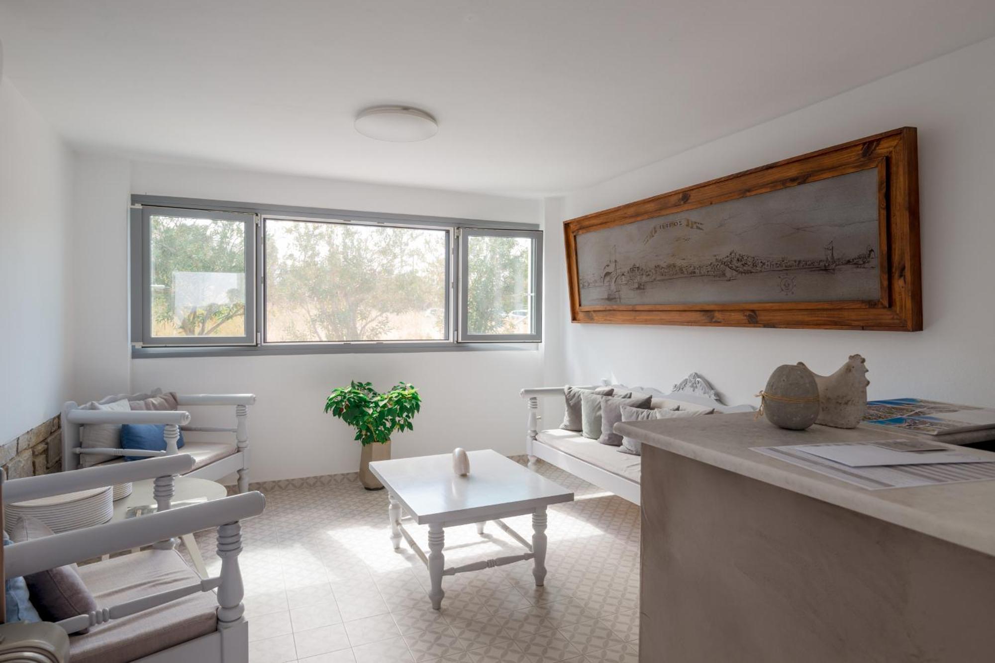 Nautilus Apartments-Suites Páros 외부 사진