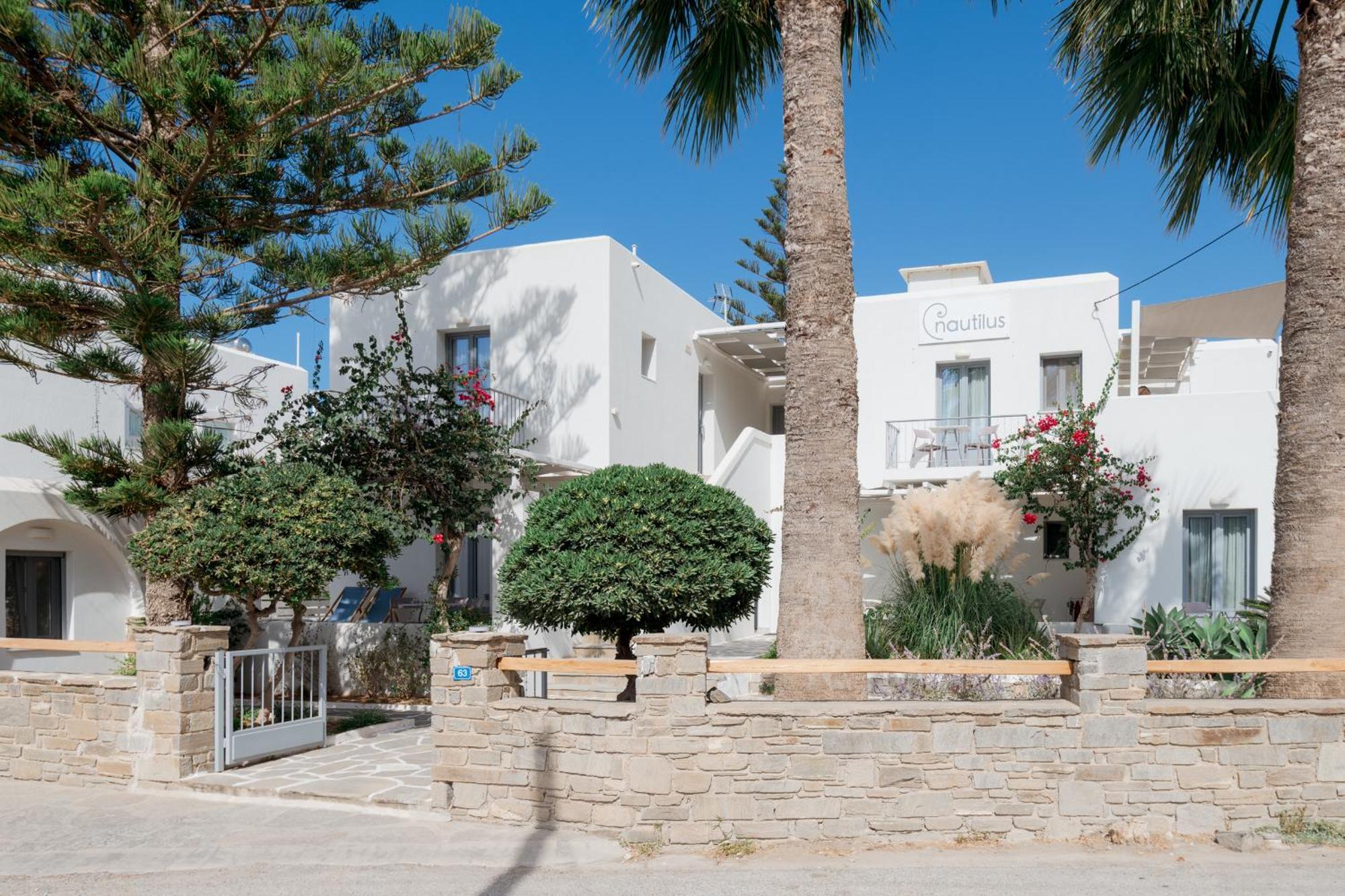 Nautilus Apartments-Suites Páros 외부 사진