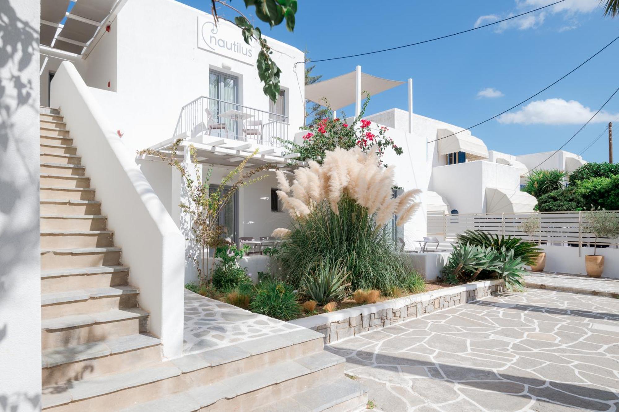 Nautilus Apartments-Suites Páros 외부 사진