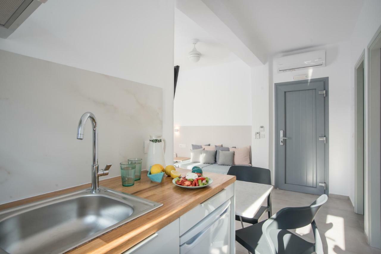 Nautilus Apartments-Suites Páros 외부 사진
