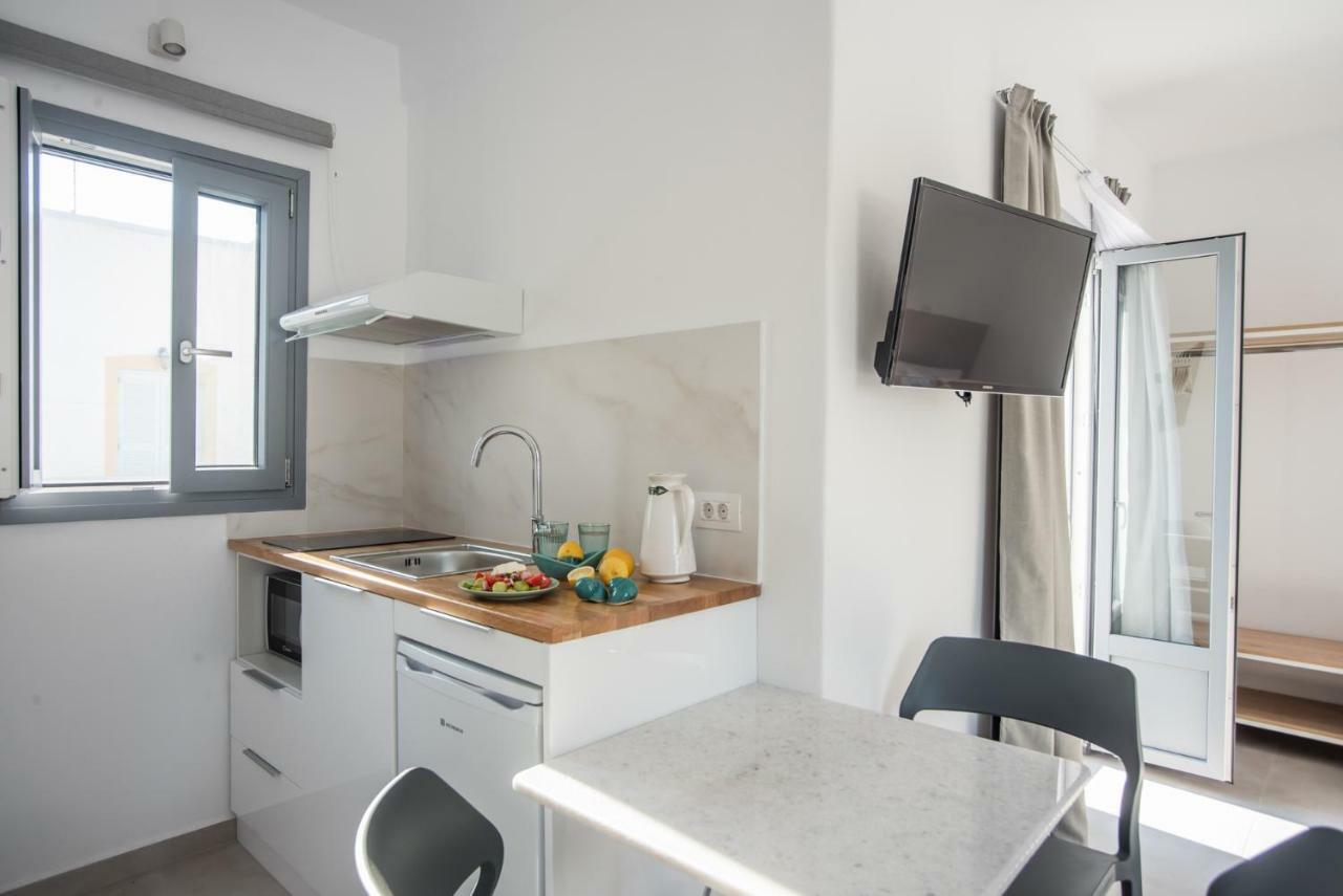 Nautilus Apartments-Suites Páros 외부 사진