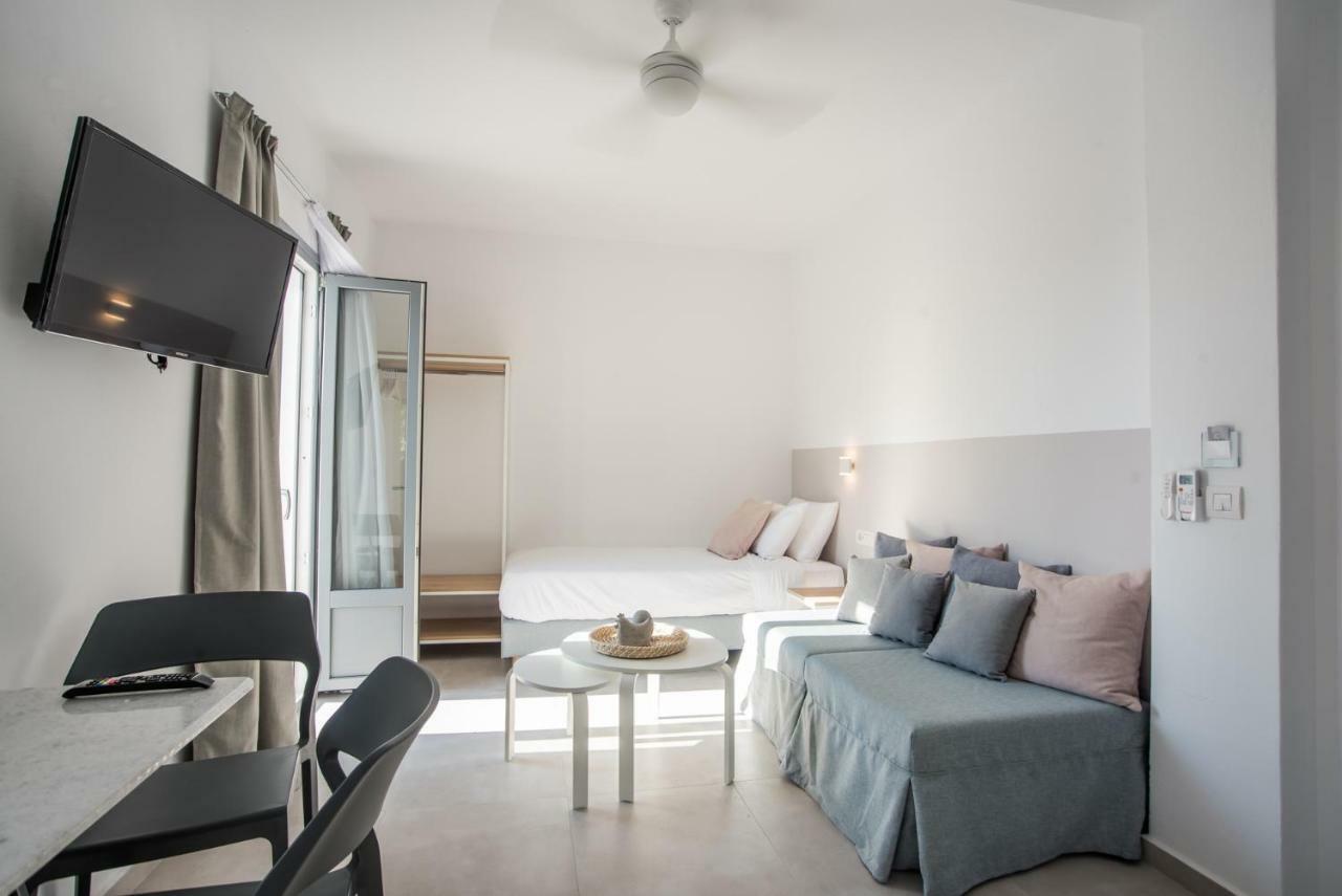 Nautilus Apartments-Suites Páros 외부 사진