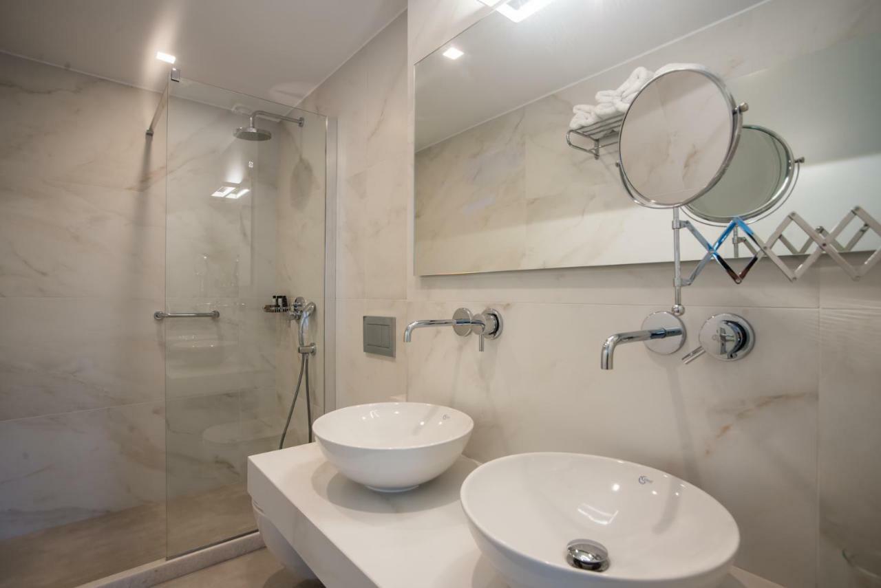 Nautilus Apartments-Suites Páros 외부 사진